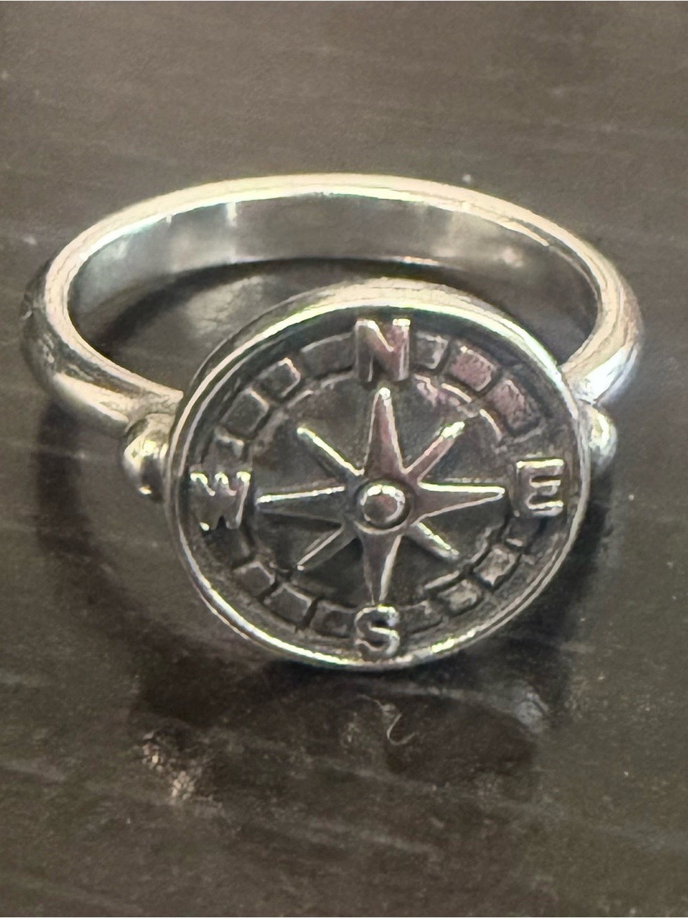 James Avery Retired Sterling Silver "Life's Journey" Compass, size 8